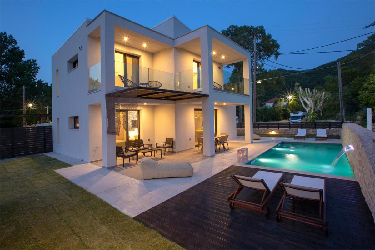 Seascape Villas Vassiliki - Beachfront Villas 外观 照片